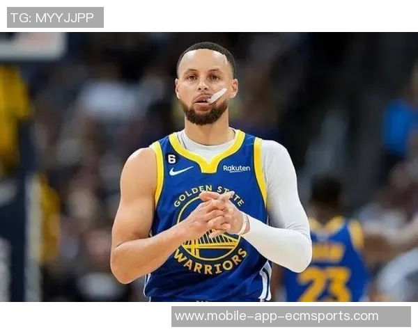 波杰与库里携手迎来第三年默契加深与巴特勒的配合日益成熟